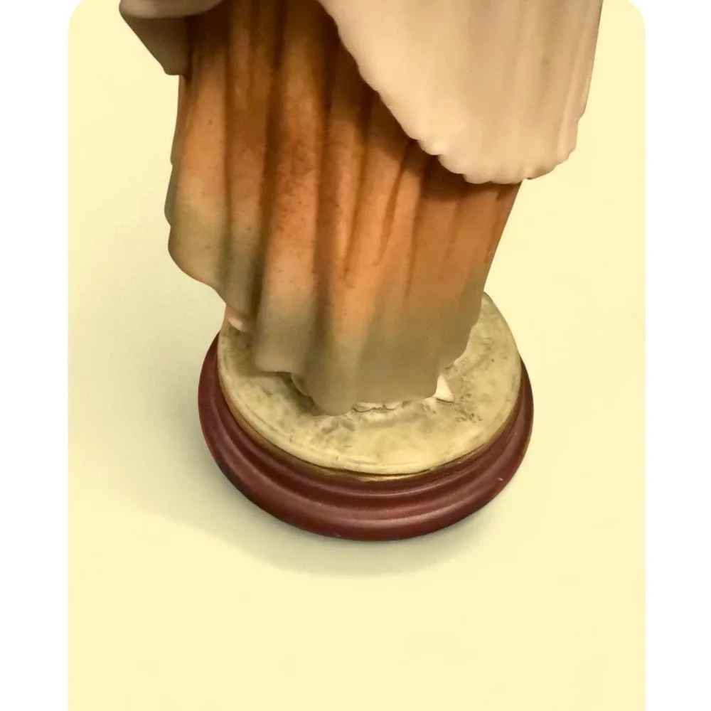 Armani Style Vintage Figurine - Edwardian Lady with Scottie Dog - High Detailed